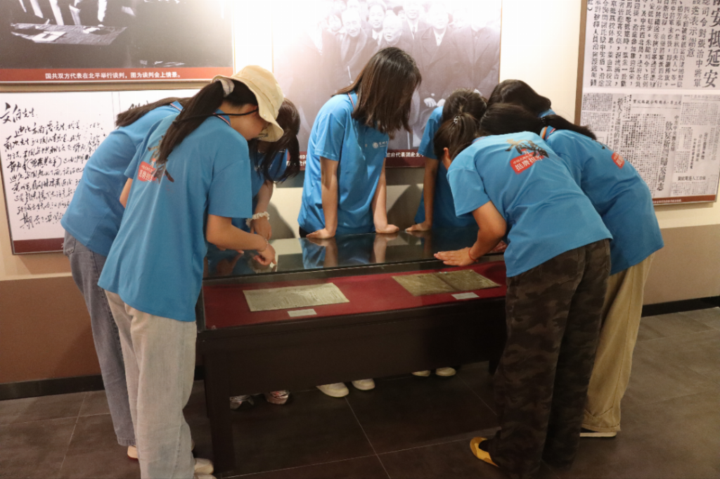 故居寻迹文白魂,青年赓续赤子心